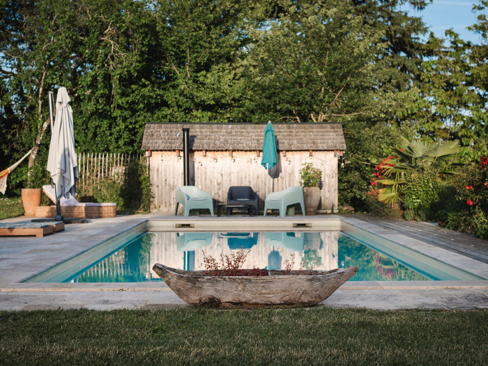 charmes de vaurizeaud gites chambres dhotes sarlat proissans piscine exterieure chauffee salon jardin 3