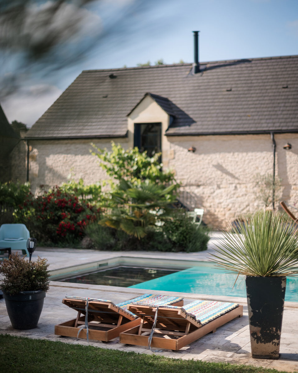 charmes de vaurizeaud gites chambres dhotes sarlat proissans piscine exterieure chauffee transats 2
