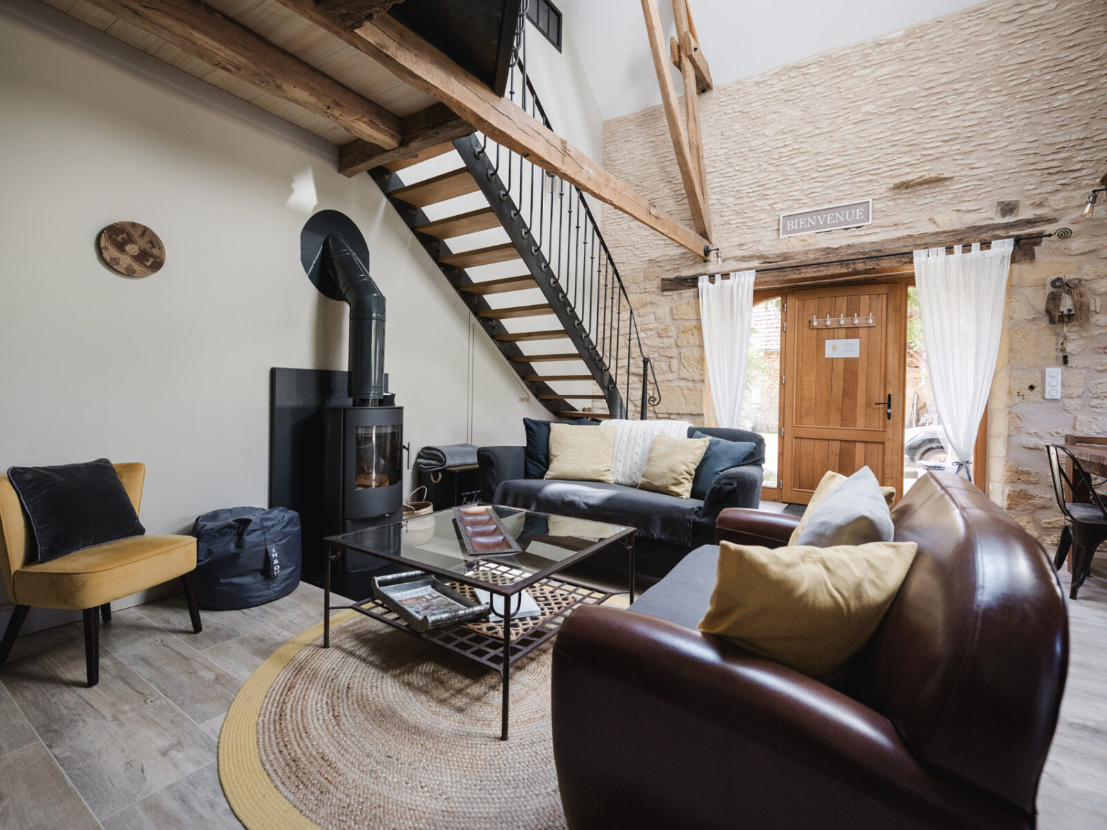charmes de vaurizeaud gites chambres dhotes sarlat proissans salon sejour 1